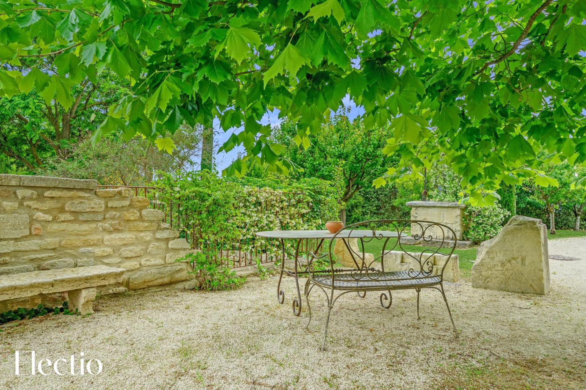 Residence Les Petitons Oppede Bagian luar foto