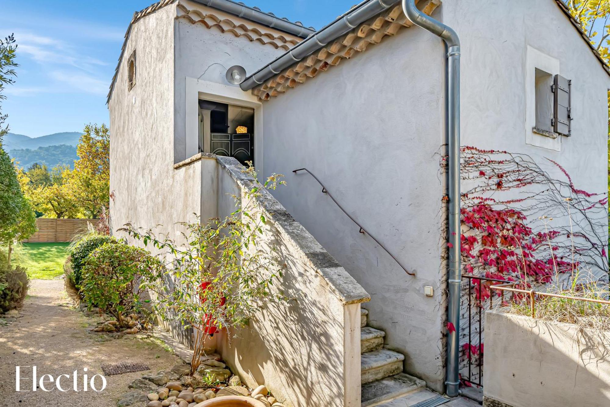 Residence Les Petitons Oppede Bagian luar foto
