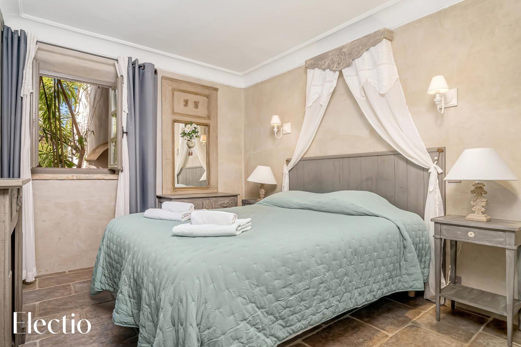 Residence Les Petitons Oppede Bagian luar foto
