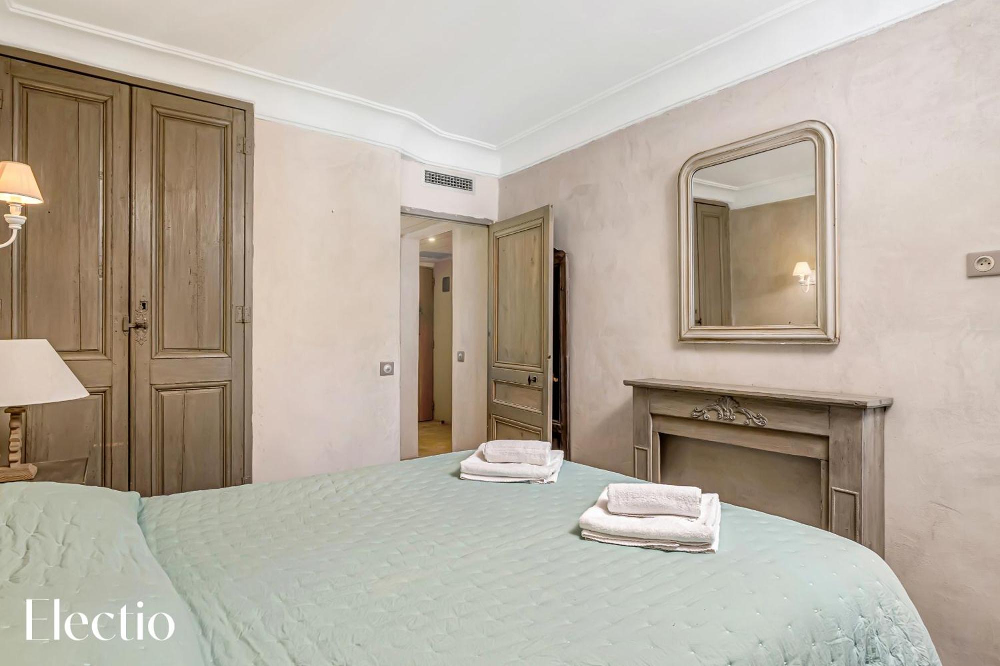 Residence Les Petitons Oppede Bagian luar foto